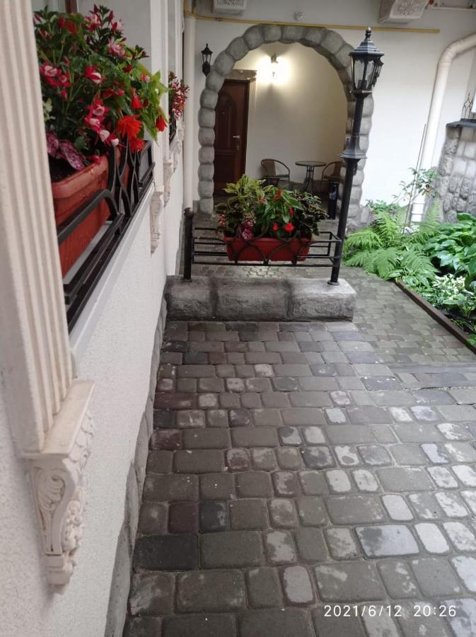 Rynok 25 Deluxe Lviv Center Apartamento Exterior foto