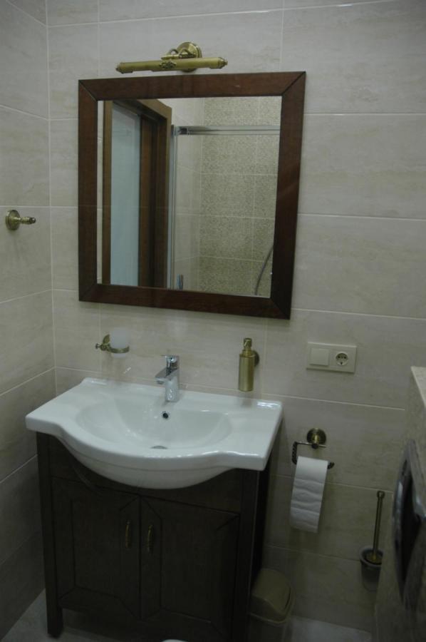 Rynok 25 Deluxe Lviv Center Apartamento Exterior foto